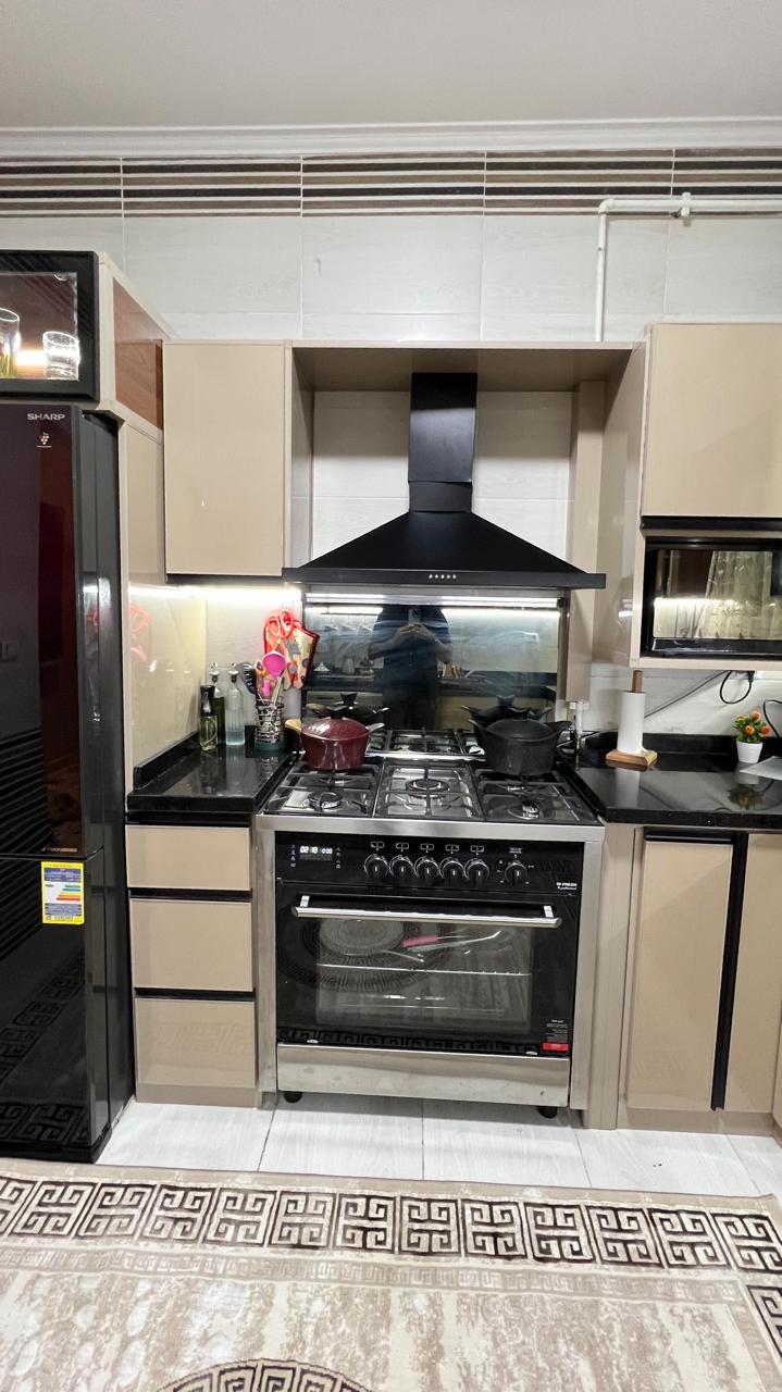 Modern El-Shohada kitchen colors and finishes