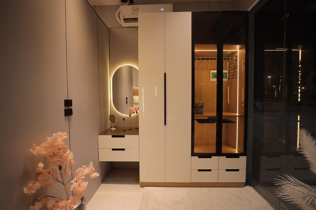 Poly Lac Dressing Room